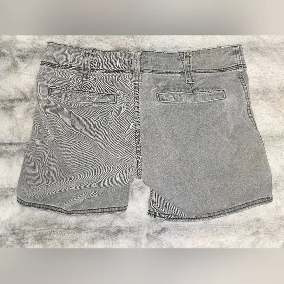 Free People Cargo Type Gray Denim Women's Shorts Size 26, 4"‎ Inseam Distressed - Picture 2 of 8